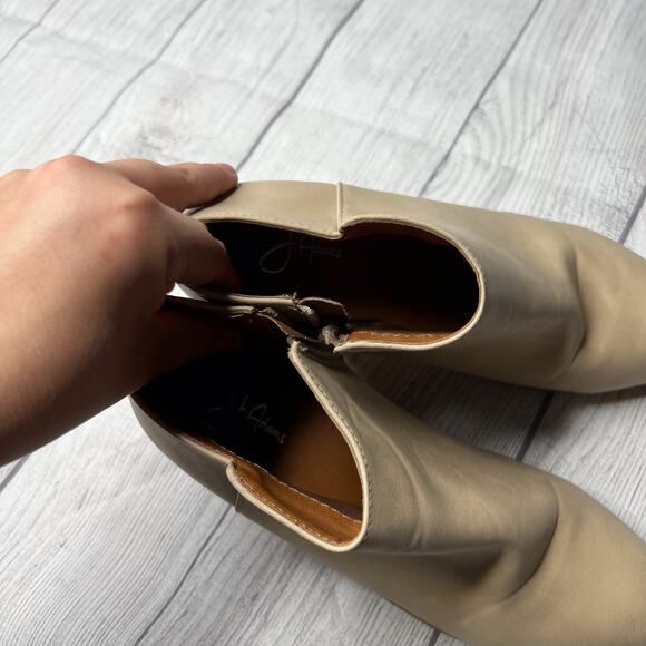 J. Adams Tan Leather Ankle Booties Fall Autumn Heeled Block Boots Size 6.5 - Picture 3 of 6